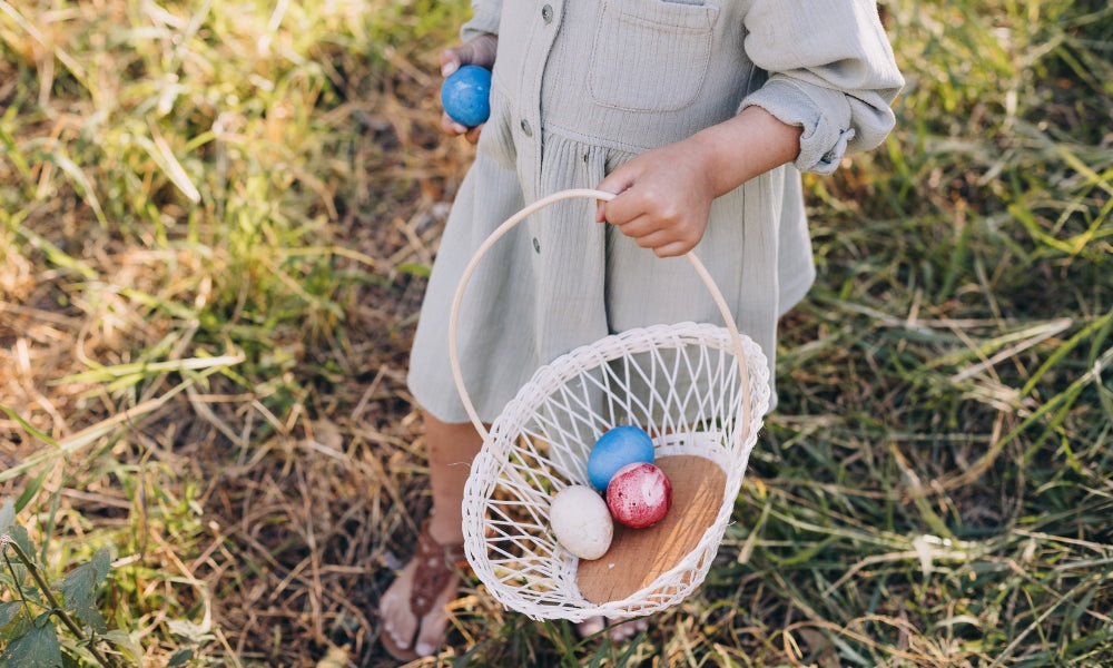 Easter egg hunt with homemade eggs and an upcycled basket 